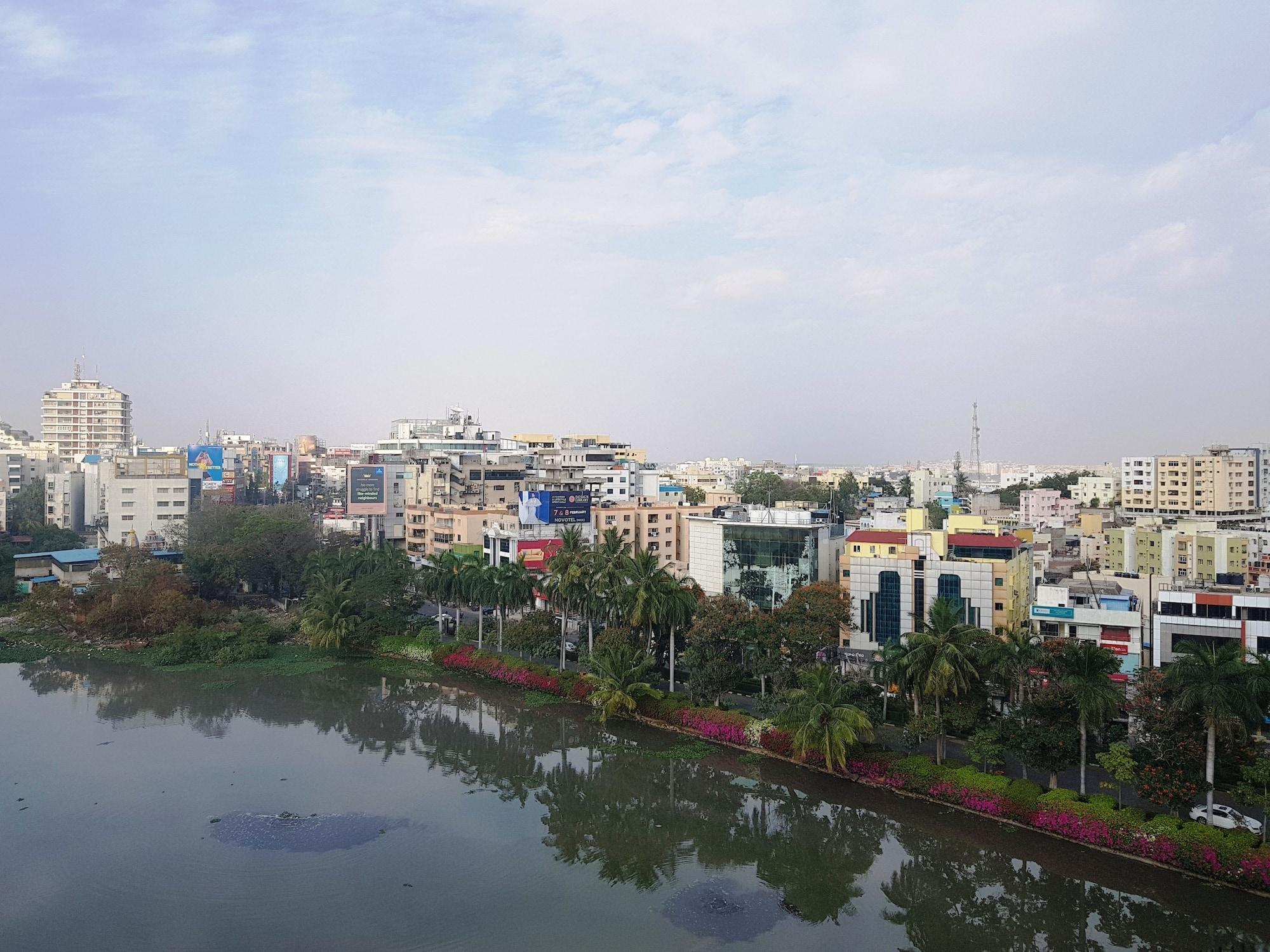 Taj Banjara Hyderabad Exterior foto View of the city from the lake