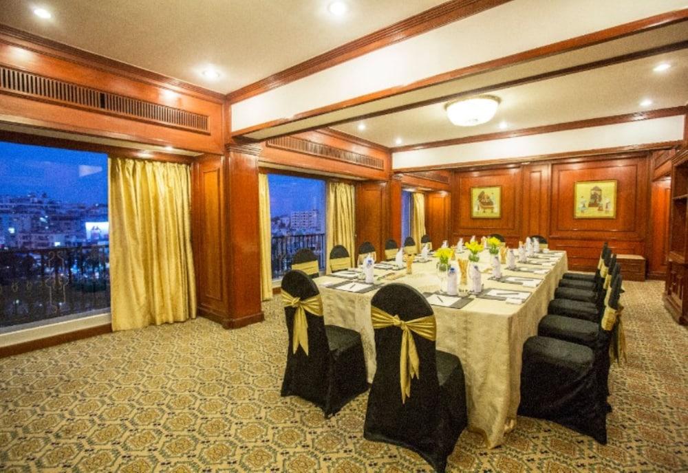 Taj Banjara Hyderabad Exterior foto The Royal Suite